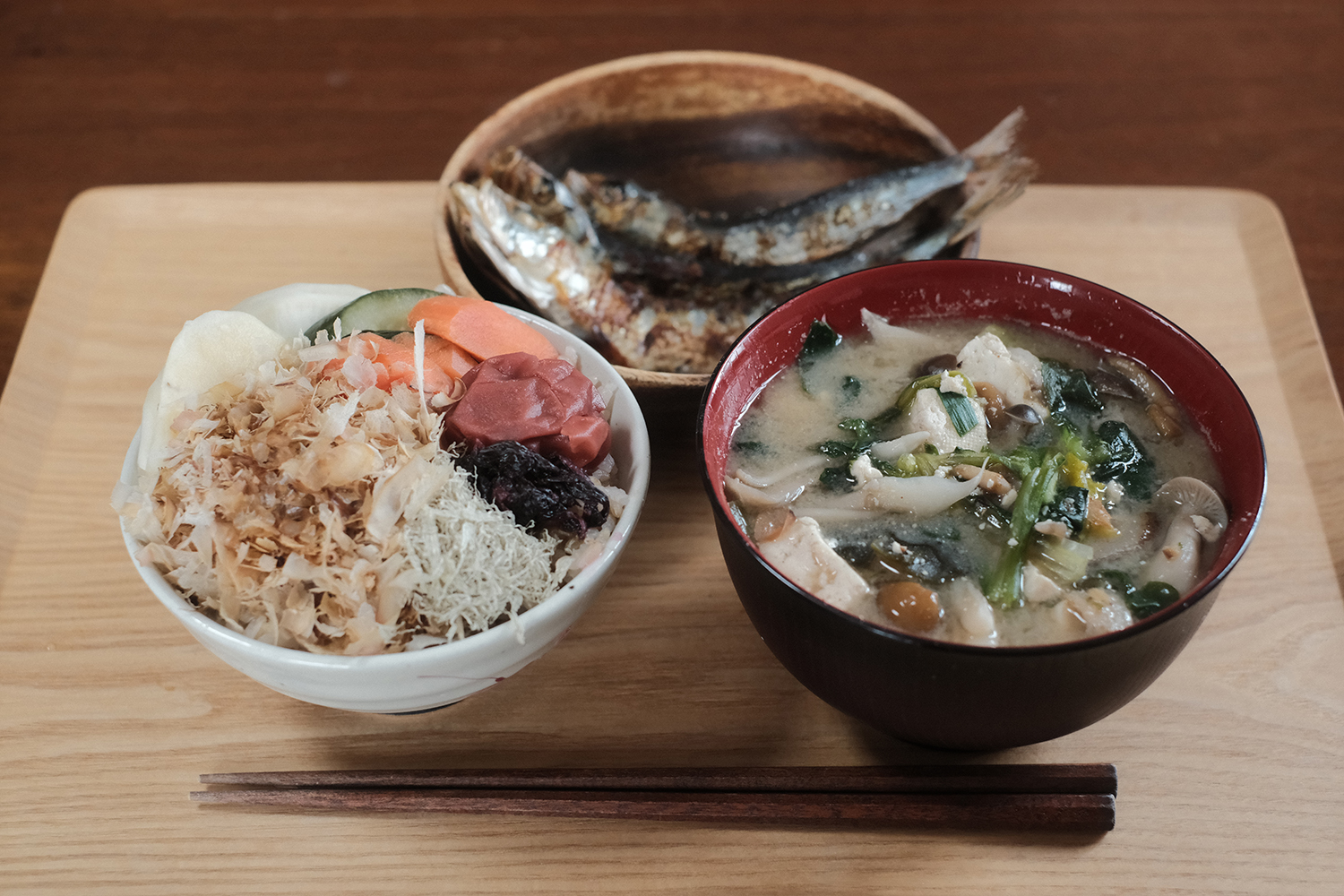 4毒抜き 乳製品やめた 食卓 玄米 味噌汁