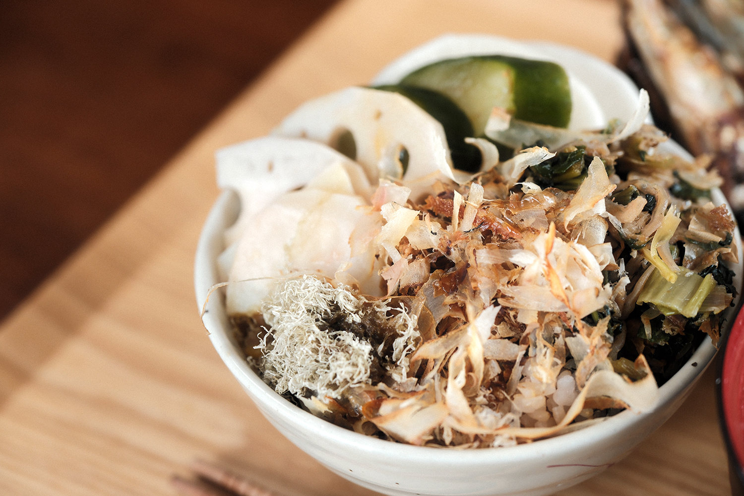 4毒抜き 玄米丼 いわし節 とろろ昆布 ぬか漬け アップ