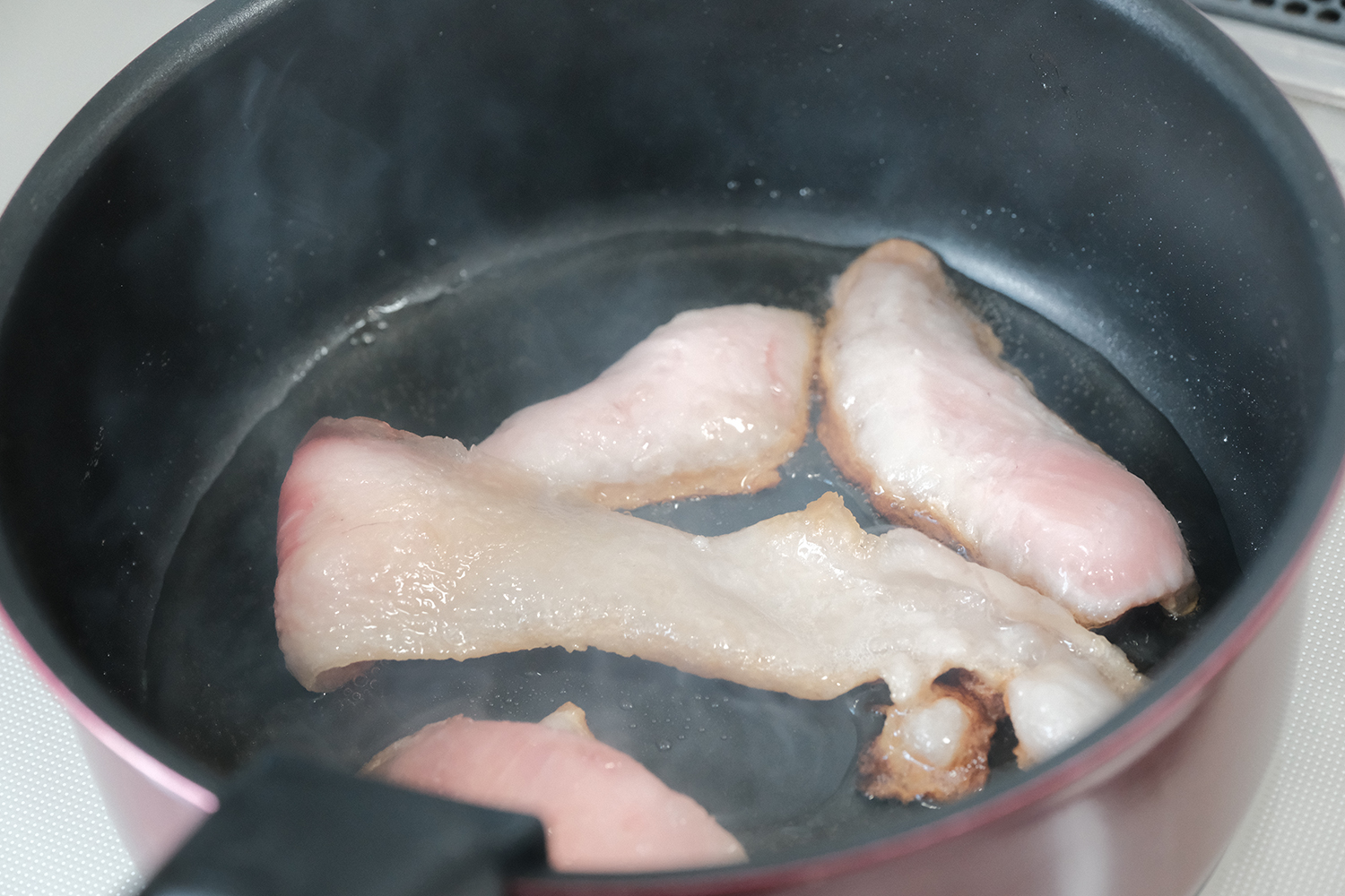 4毒抜き 自家製ラード フライパンで脂身を加熱