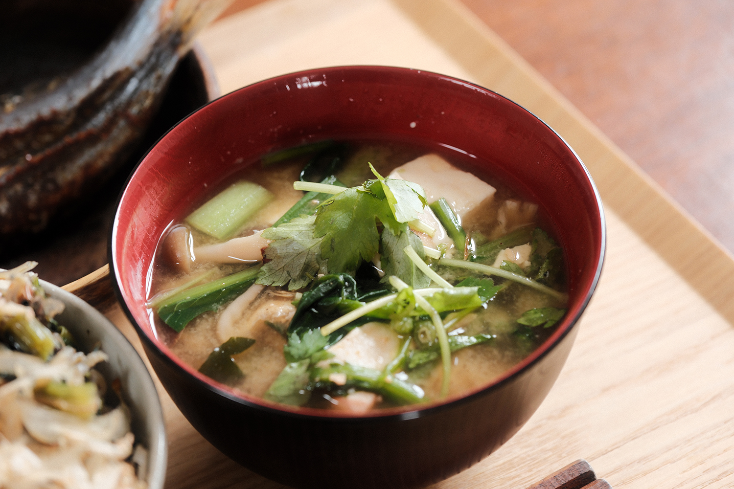 4毒抜き 具沢山味噌汁 三つ葉 春菊 豆腐 きのこ