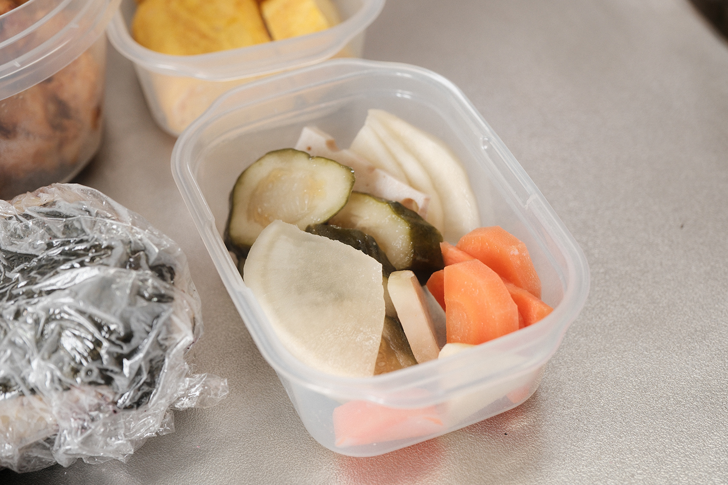 4毒抜き ぬか漬け きゅうり 大根 にんじん タッパー