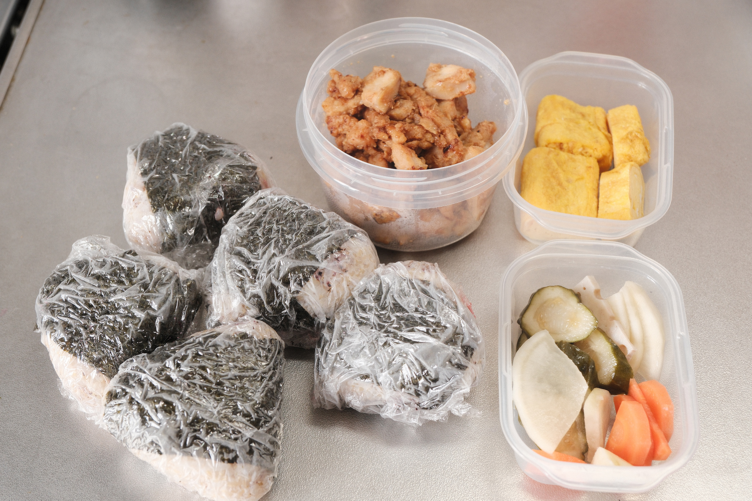 4毒抜き 弁当 玄米おにぎり おかず