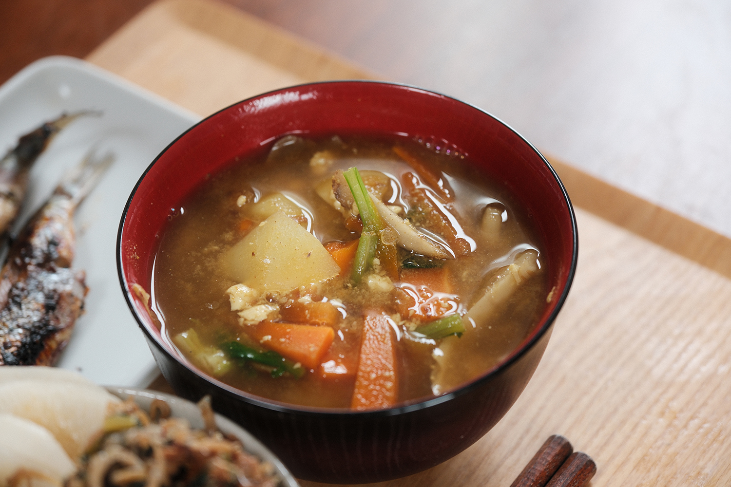 4毒抜き カレー味 味噌汁 赤缶 ガラムマサラ