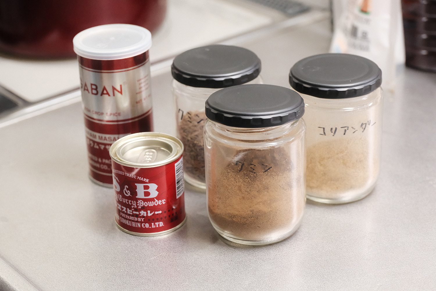 4毒抜き 鶏軟骨 舞茸 キーマカレー 赤缶