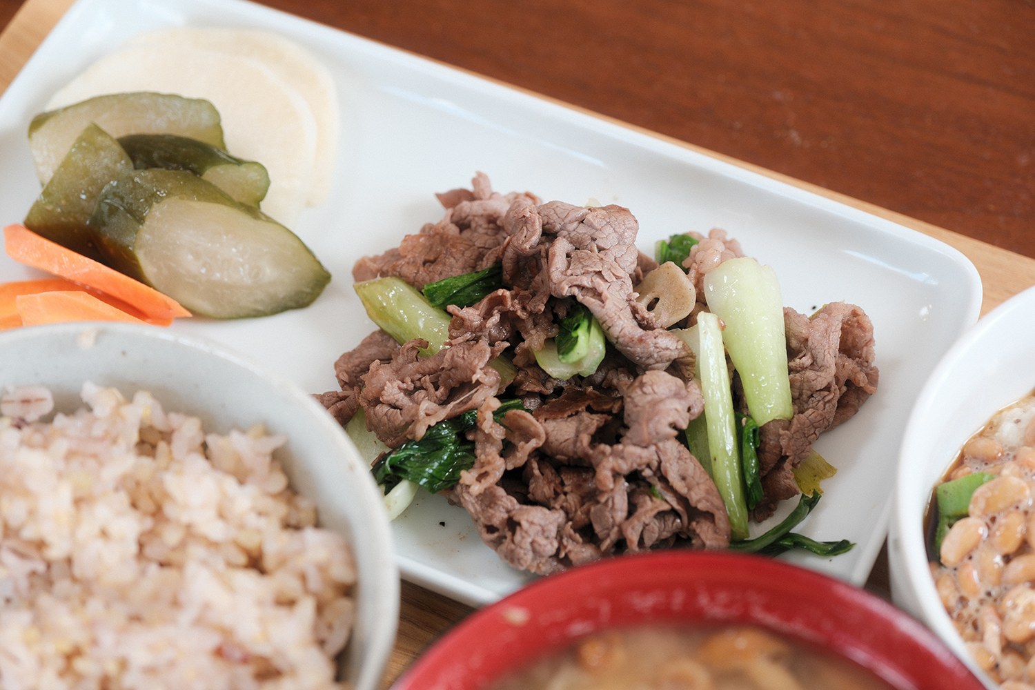 4毒抜き 牛肉 チンゲン菜 にんにく炒め